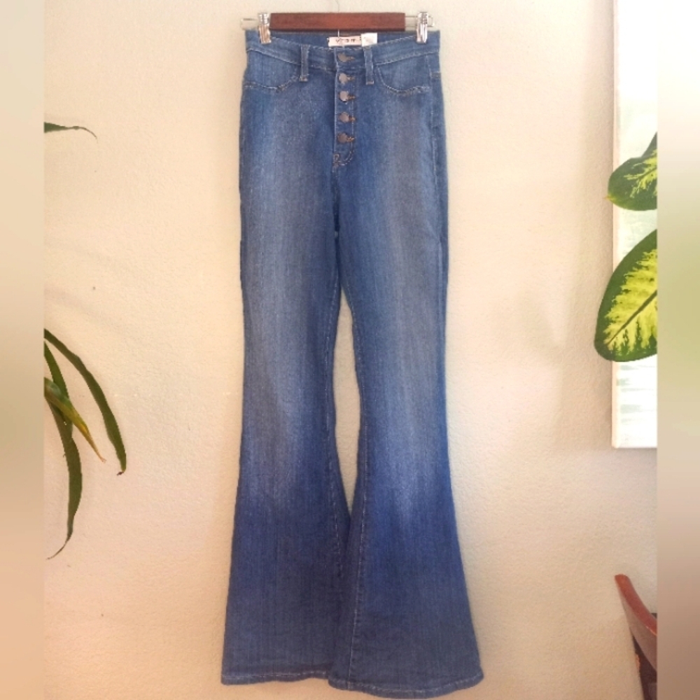 Vibrant 70s Style High Waist Button Fly Stretch Denim Fit a Flare Bohemian Jean